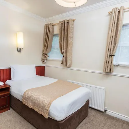 Отель The Lansdowne 3*