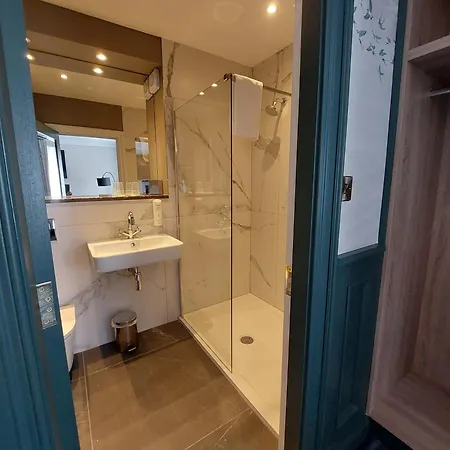 The Lansdowne Hotel 3*