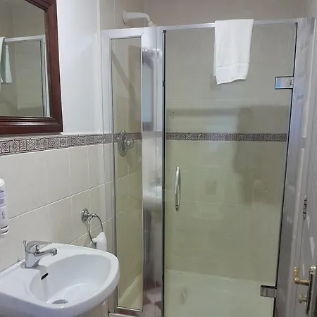 The Lansdowne Отель