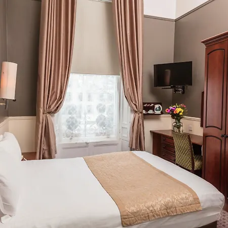 Отель The Lansdowne 3*