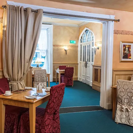 Отель The Lansdowne 3*