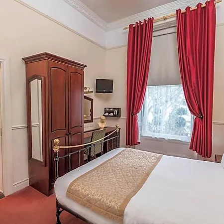 The Lansdowne 3* Дублин
