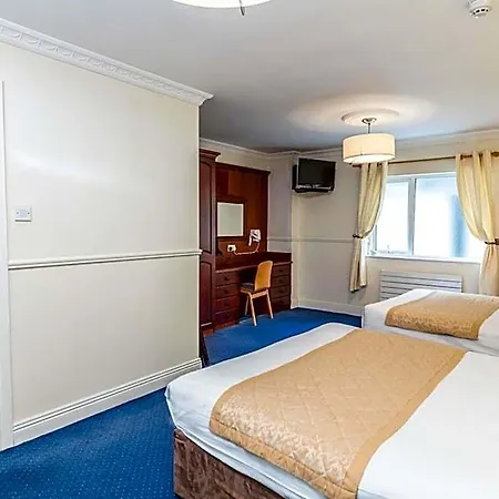 Отель The Lansdowne 3*